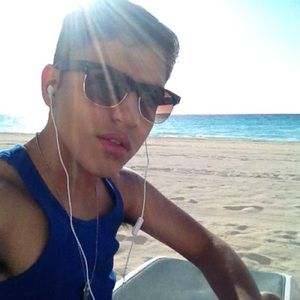 Meet your Posher, Noel